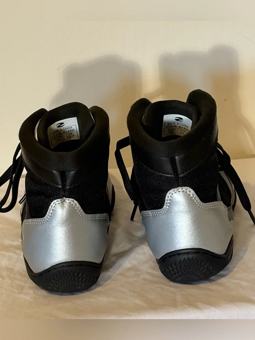 BKWHDAY High-Top Wrestling & Boxing Shoes - (36) EUR